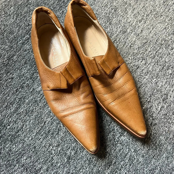 Bottega Veneta Pointed Toe Camel Loafers, size 6 - Picture 2 of 9